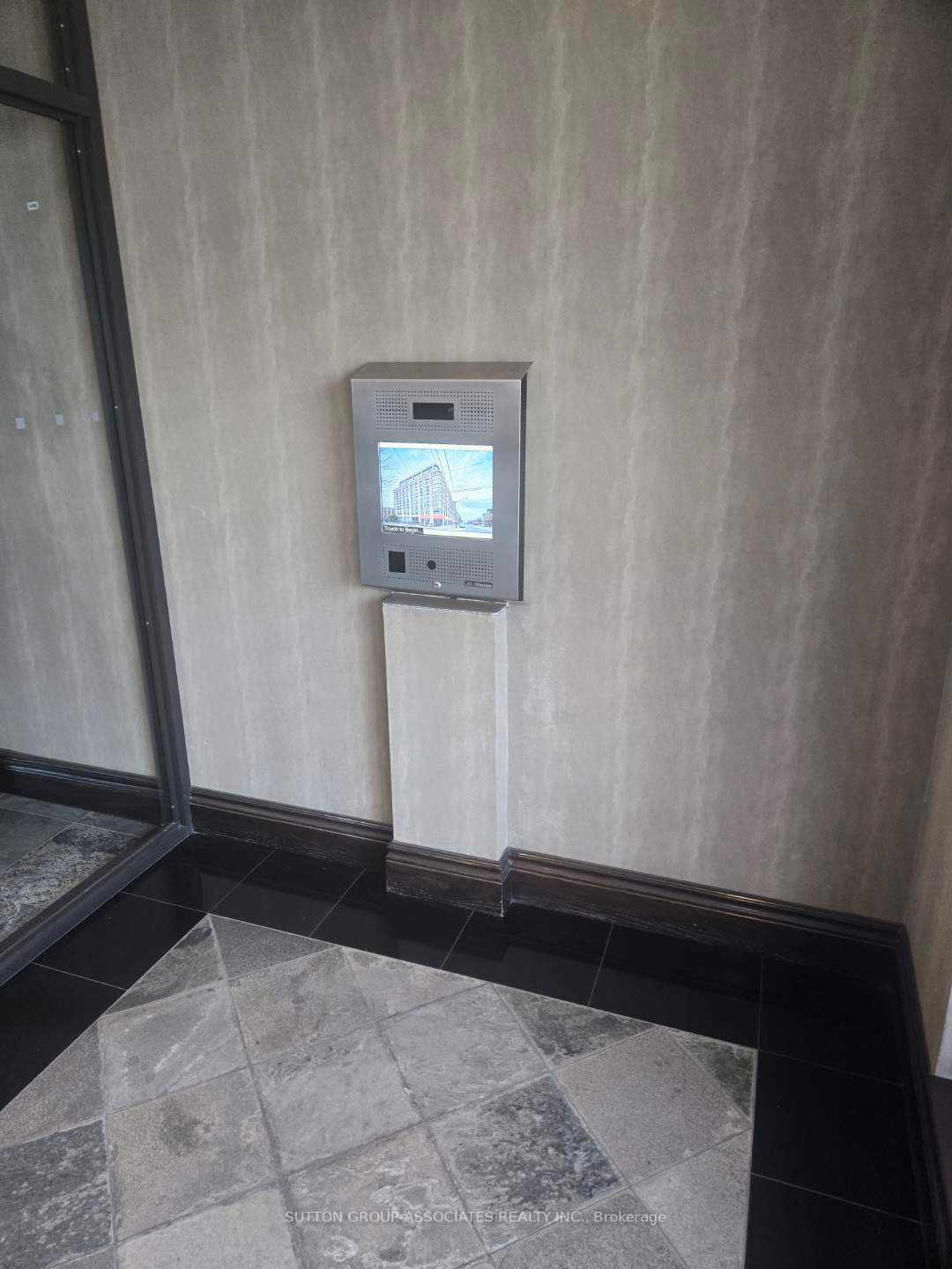 308 Palmerston Avenue 519