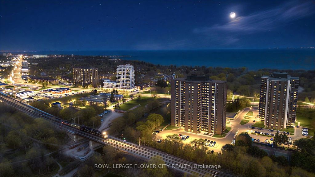 Photo of 1535 Lakeshore Road E #305, Mississauga, ON L5E 3E2 (MLS # W13092740)