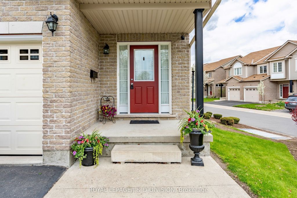 Photo of 105 Pinnacle Drive #100, Kitchener, ON N2P 1B8 (MLS # X13112188)