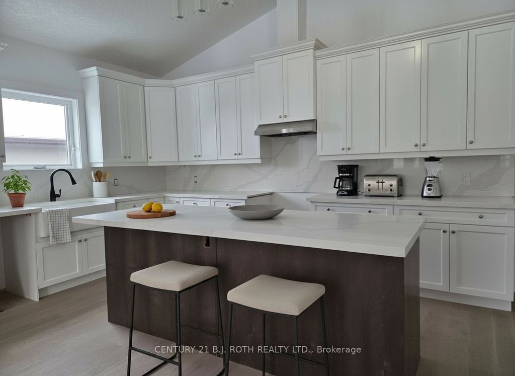 Photo of 3191 Cove Avenue, Innisfil, ON L9S 2K7 (MLS # N12957096)