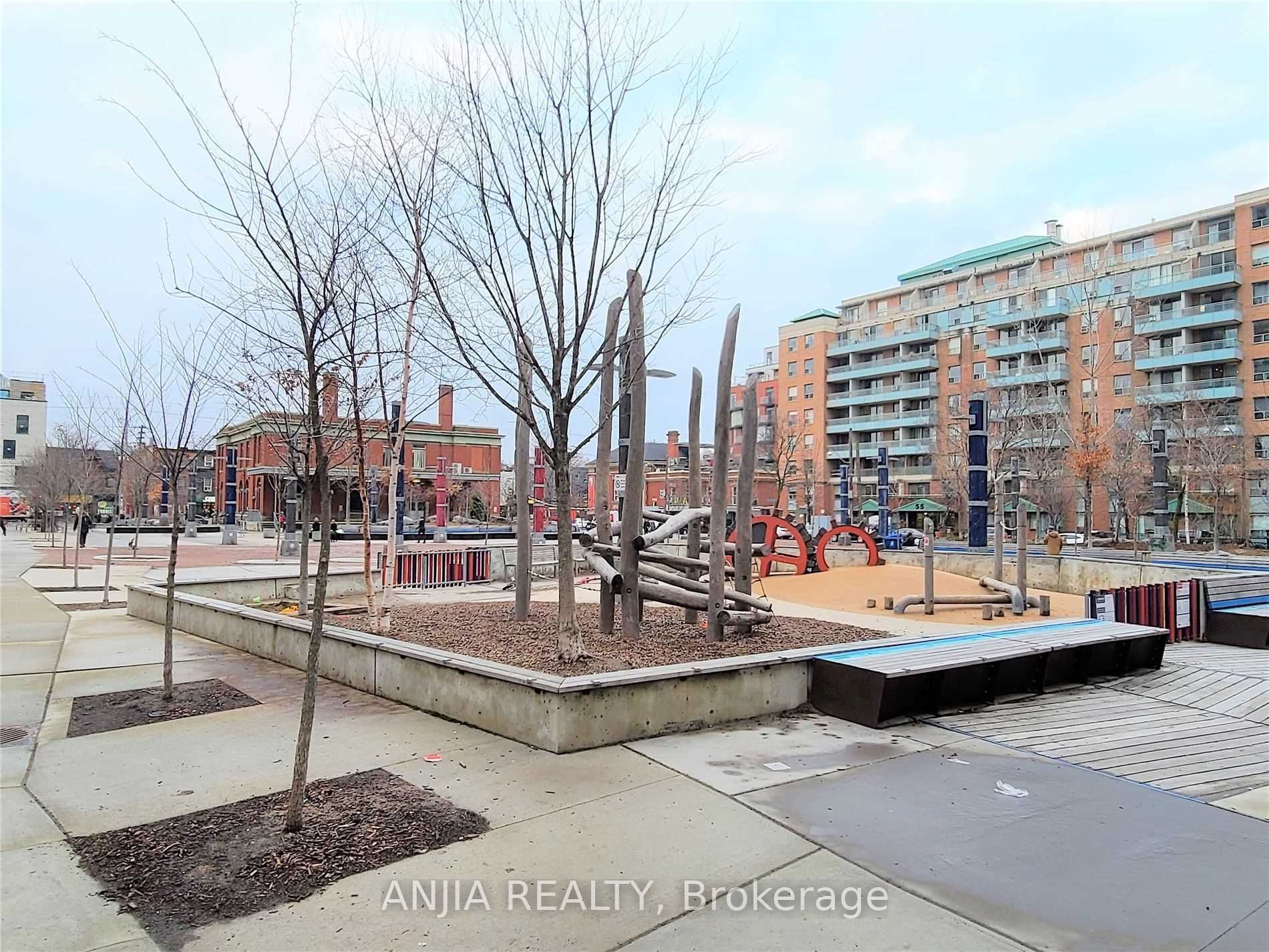 36 Lisgar Street 2115E