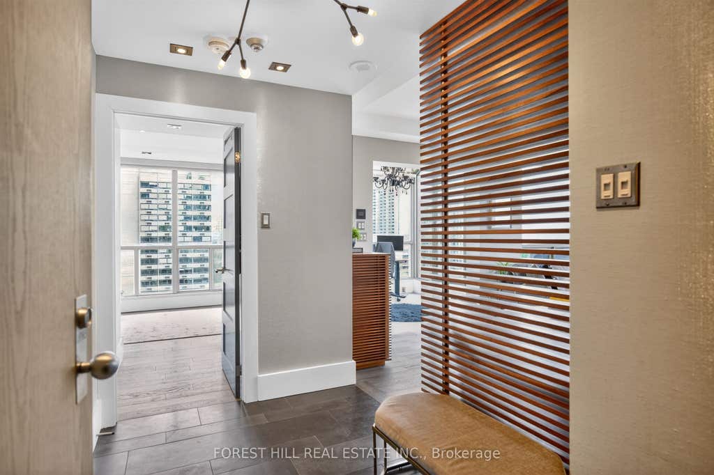 Photo of 298 Jarvis Street #PH 3, Toronto, ON M5B 2M4 (MLS # C13687432)