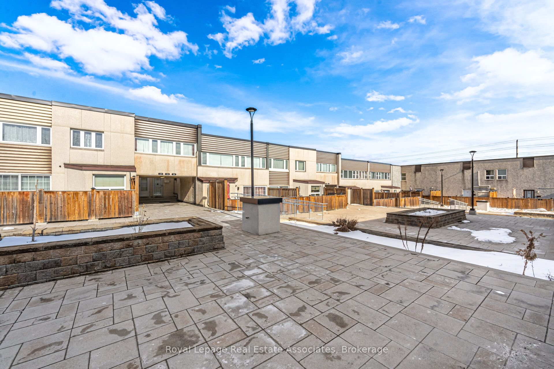 1055 Dundas Street E 222