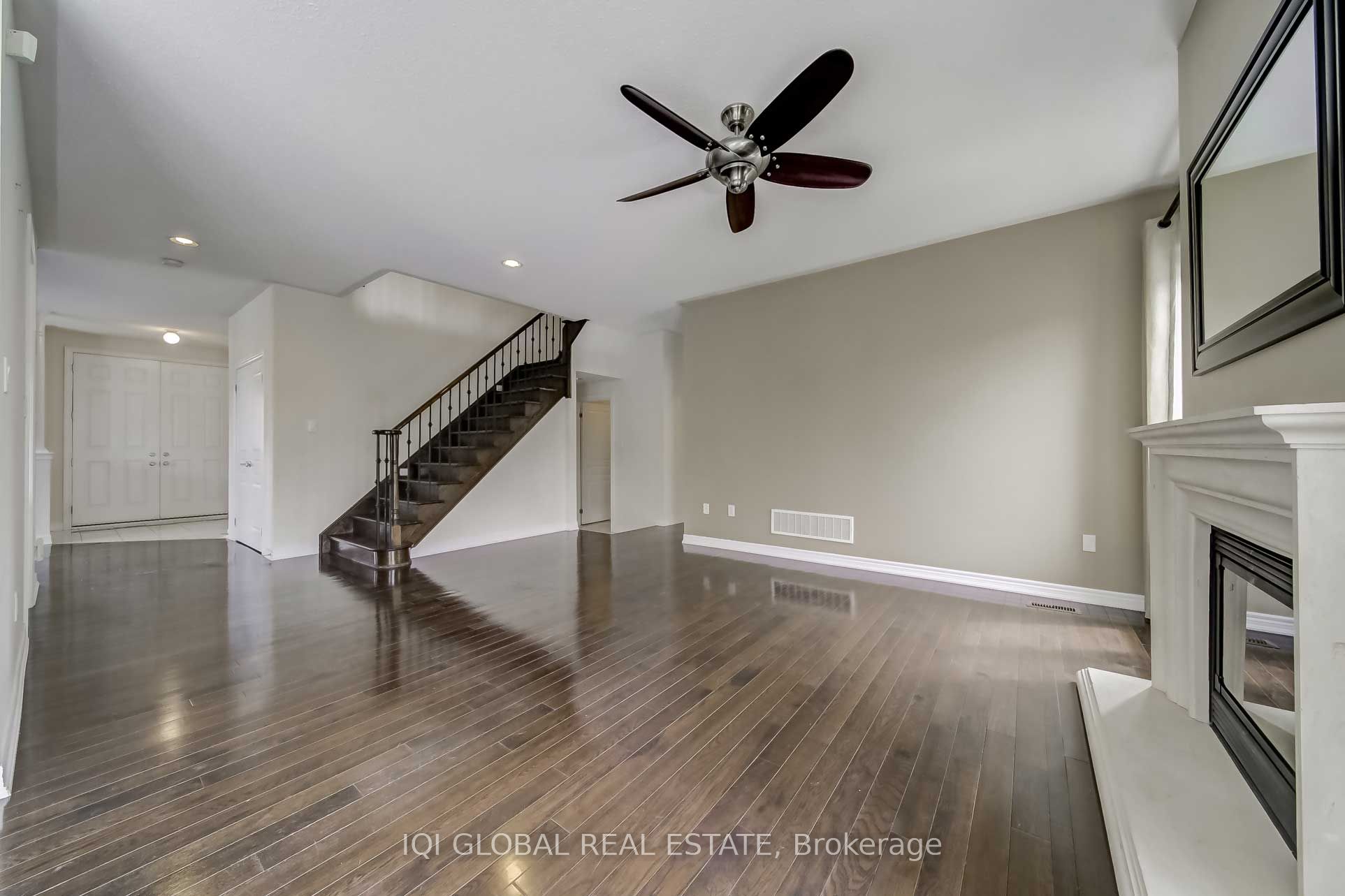 2 Bowkett Drive