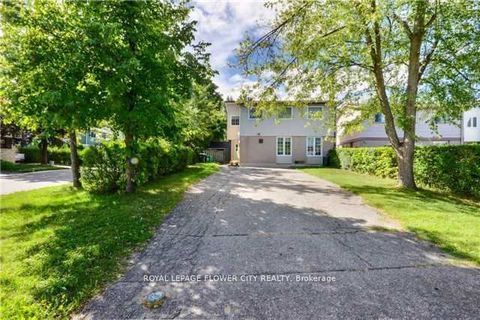 52 Grand Valley Drive Brampton ON L6S 2K9