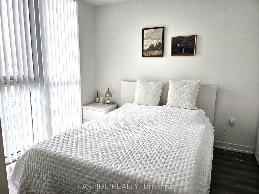 Photo of 28 Interchange Way #1506, Vaughan, ON L4K 0P8 (MLS # N12931558)