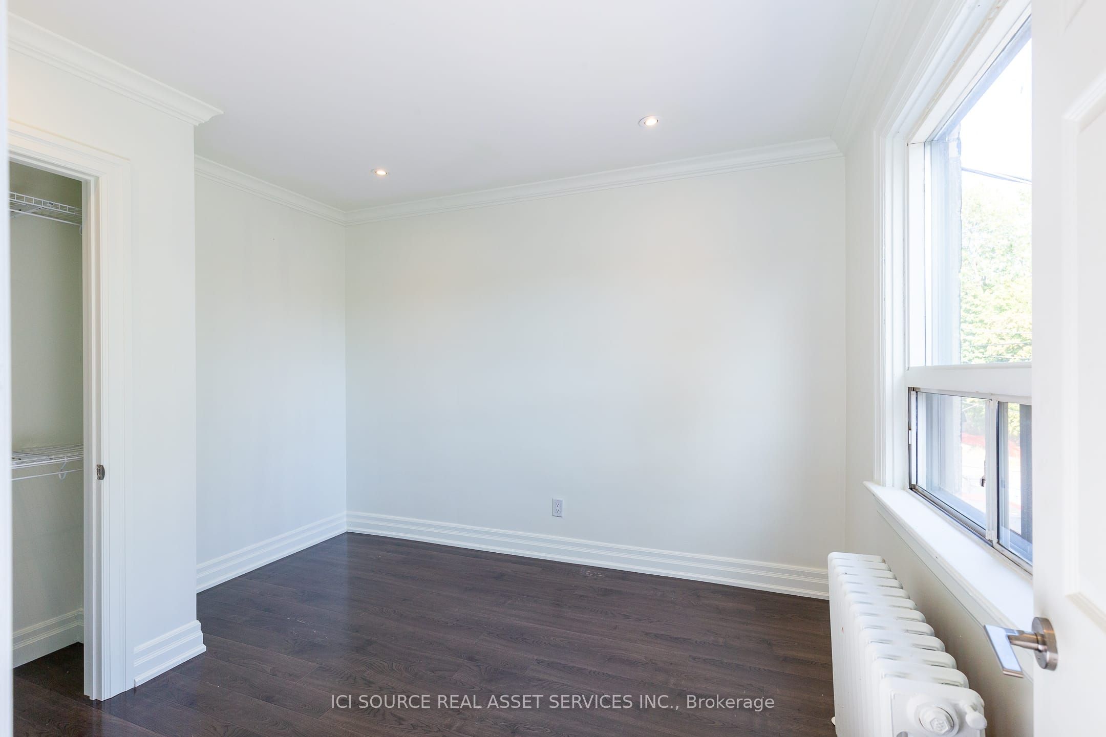 253 Lakeshore Road E B