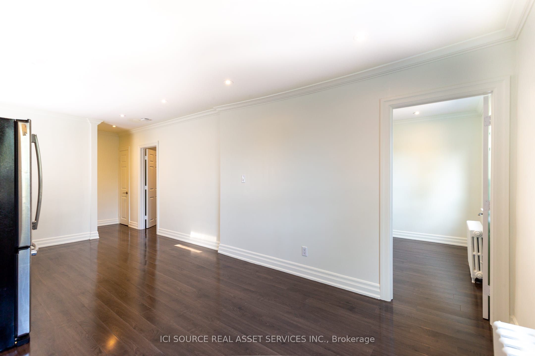 253 Lakeshore Road E B