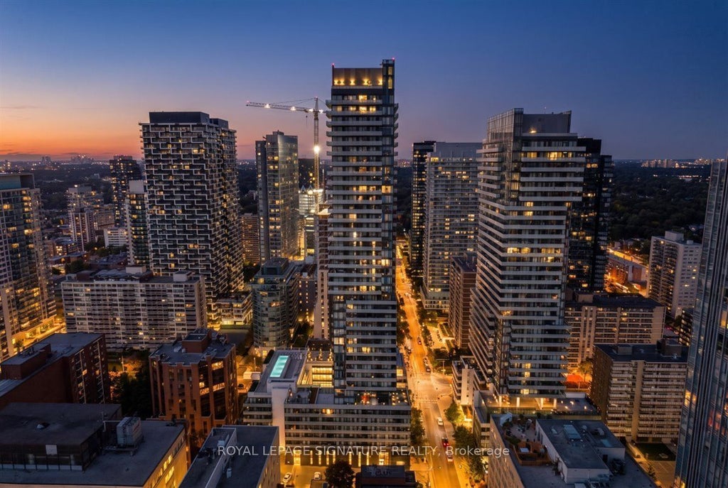 Photo of 161 Roehampton Avenue #1805, Toronto, ON M4P 0C8 (MLS # C14031508)