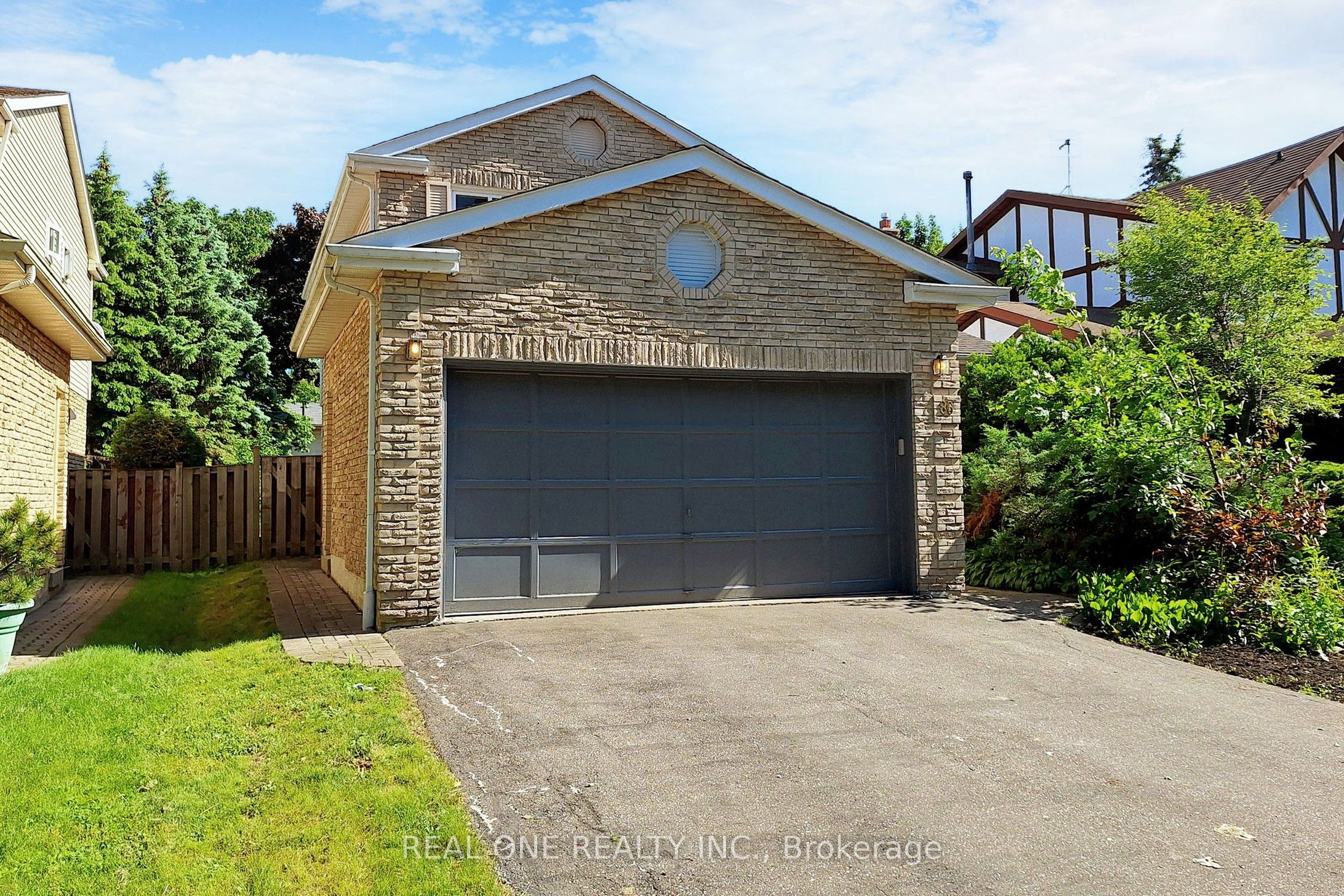 86 Breckonwood Crescent