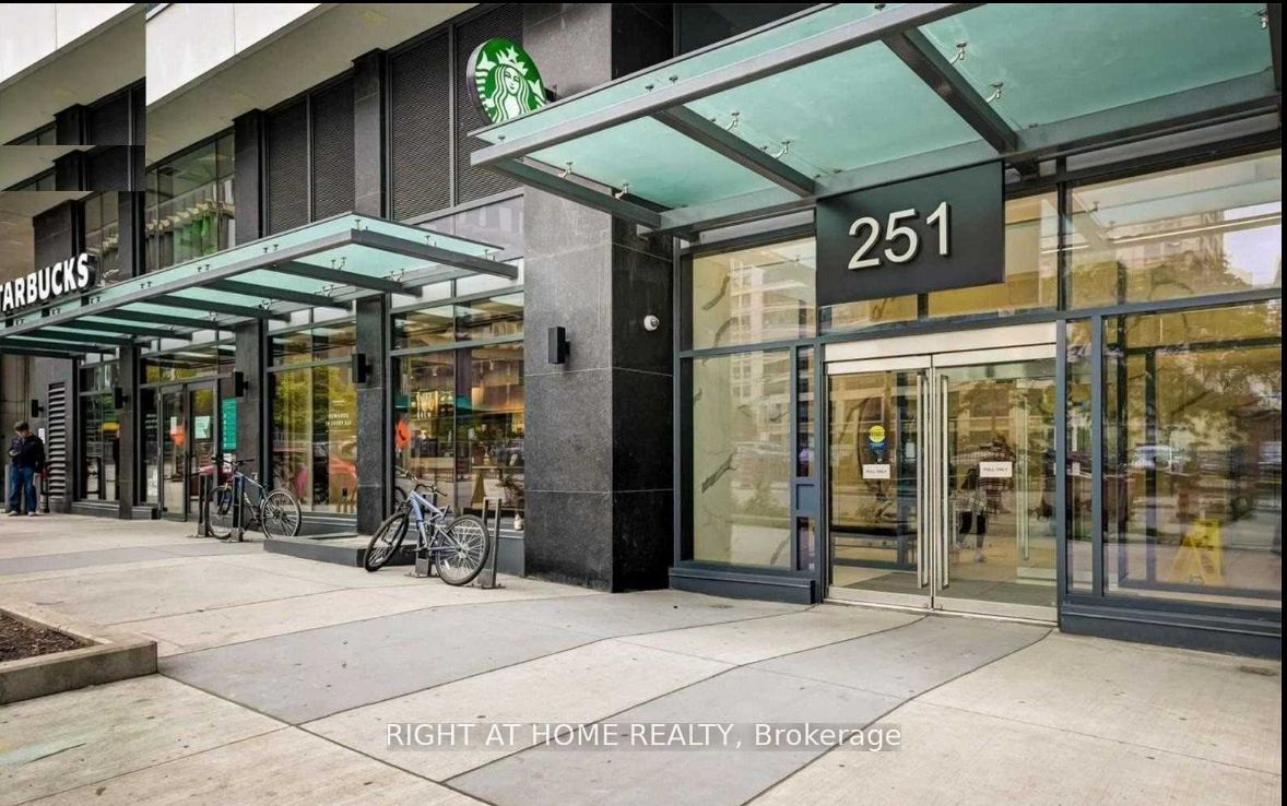 251 Jarvis Street 938