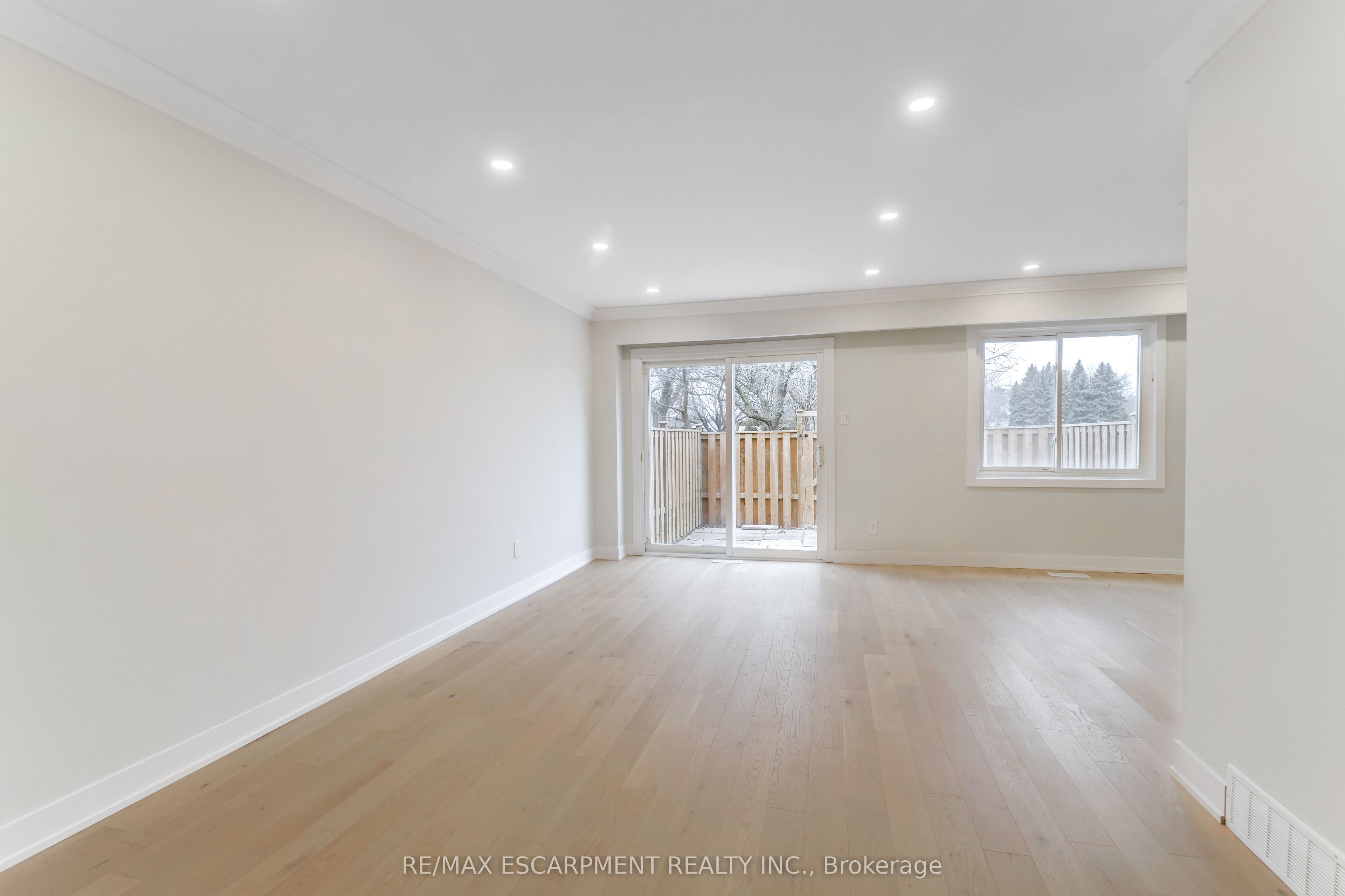 4197 Longmoor Drive 8