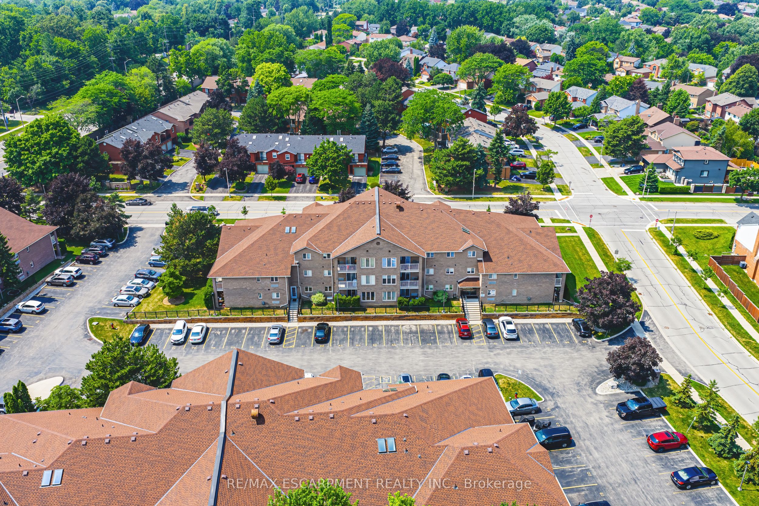 3050 Pinemeadow Drive 6