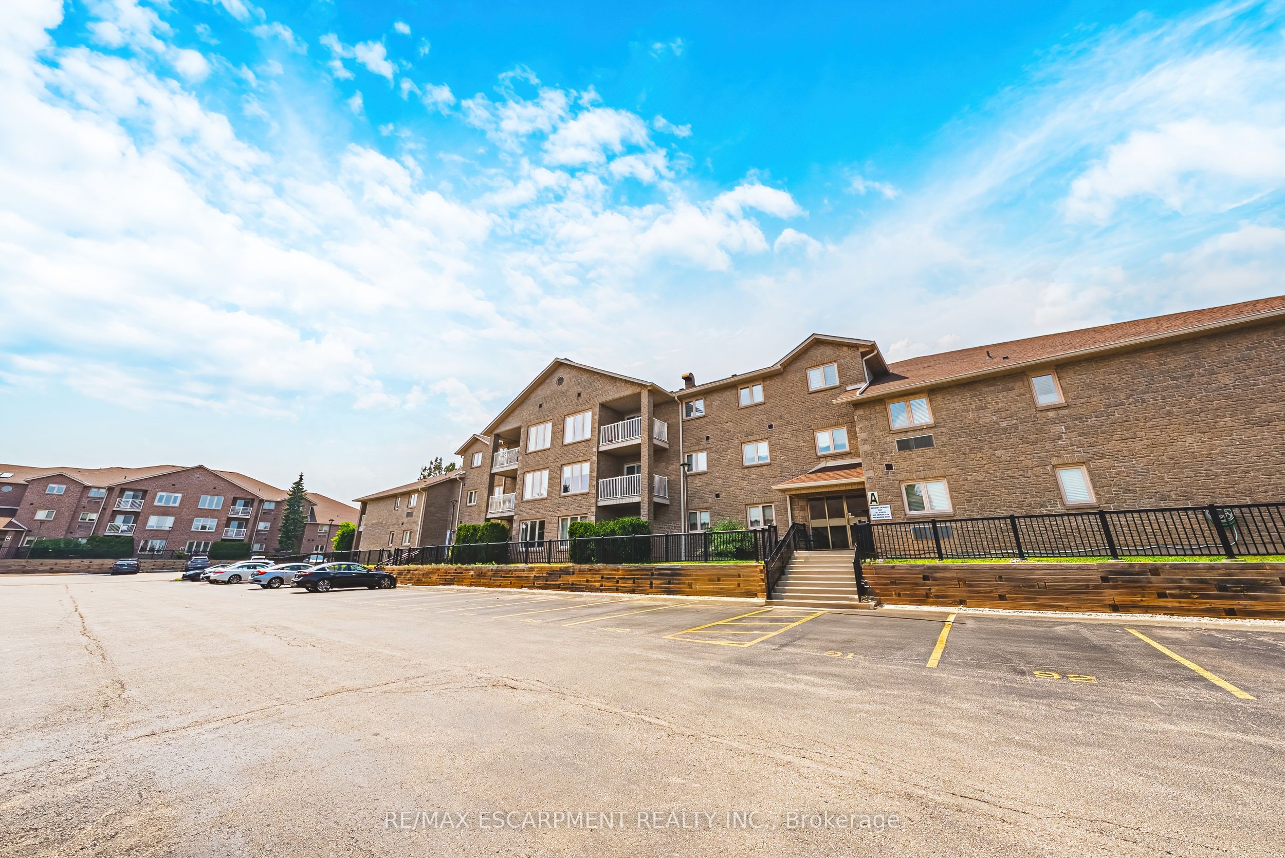 3050 Pinemeadow Drive 6