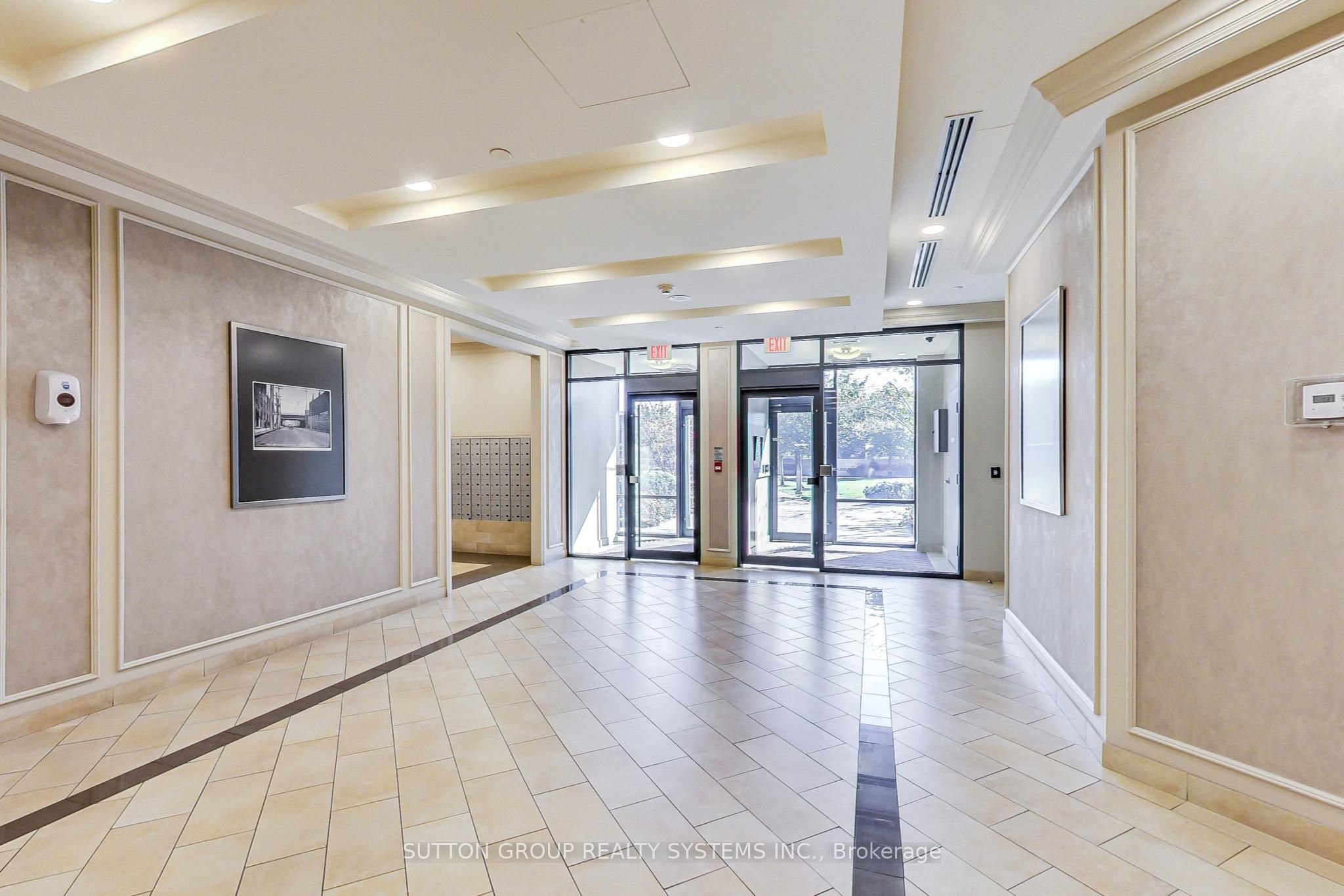 60 Heintzman Street 728