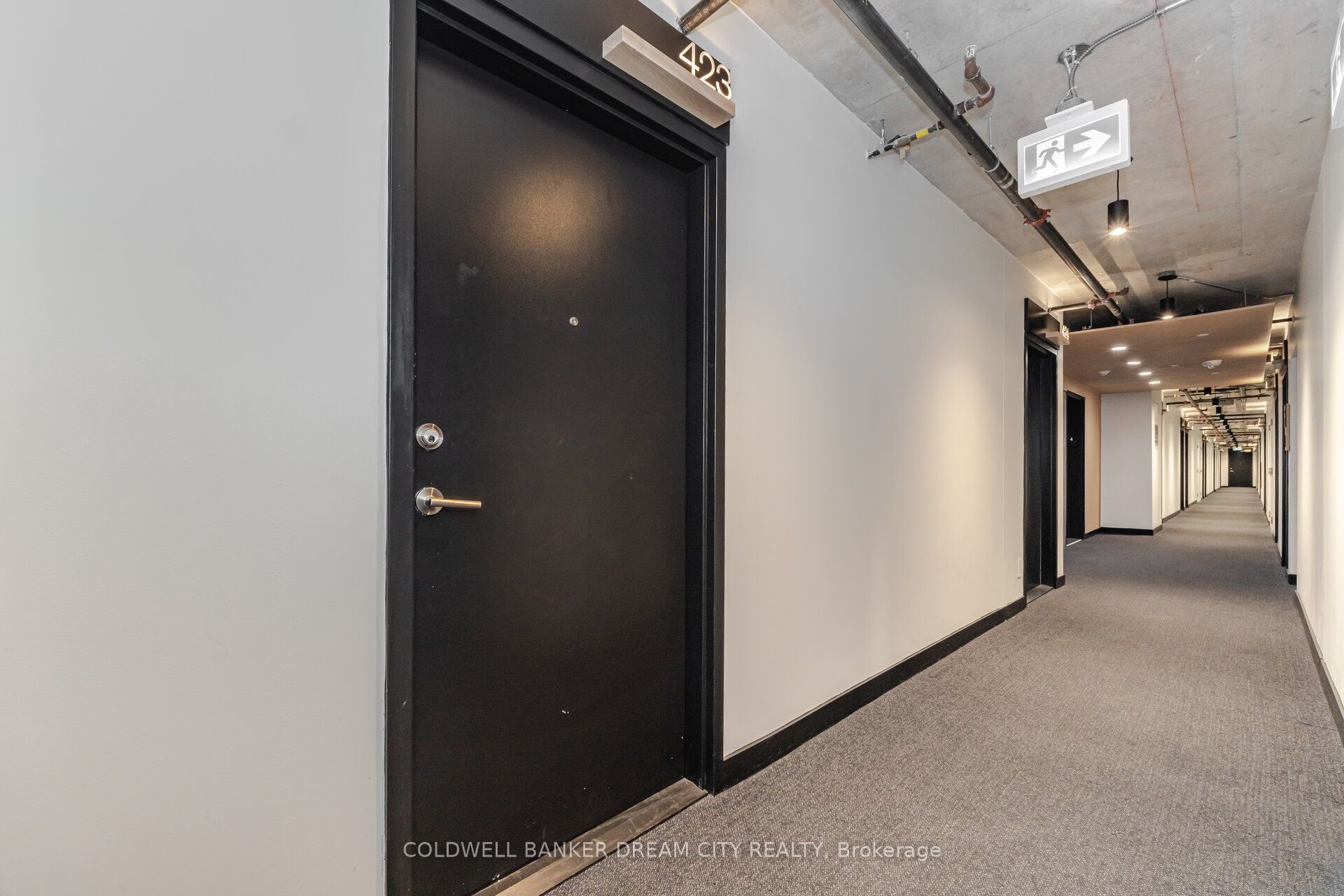 2720 Dundas Street W 423