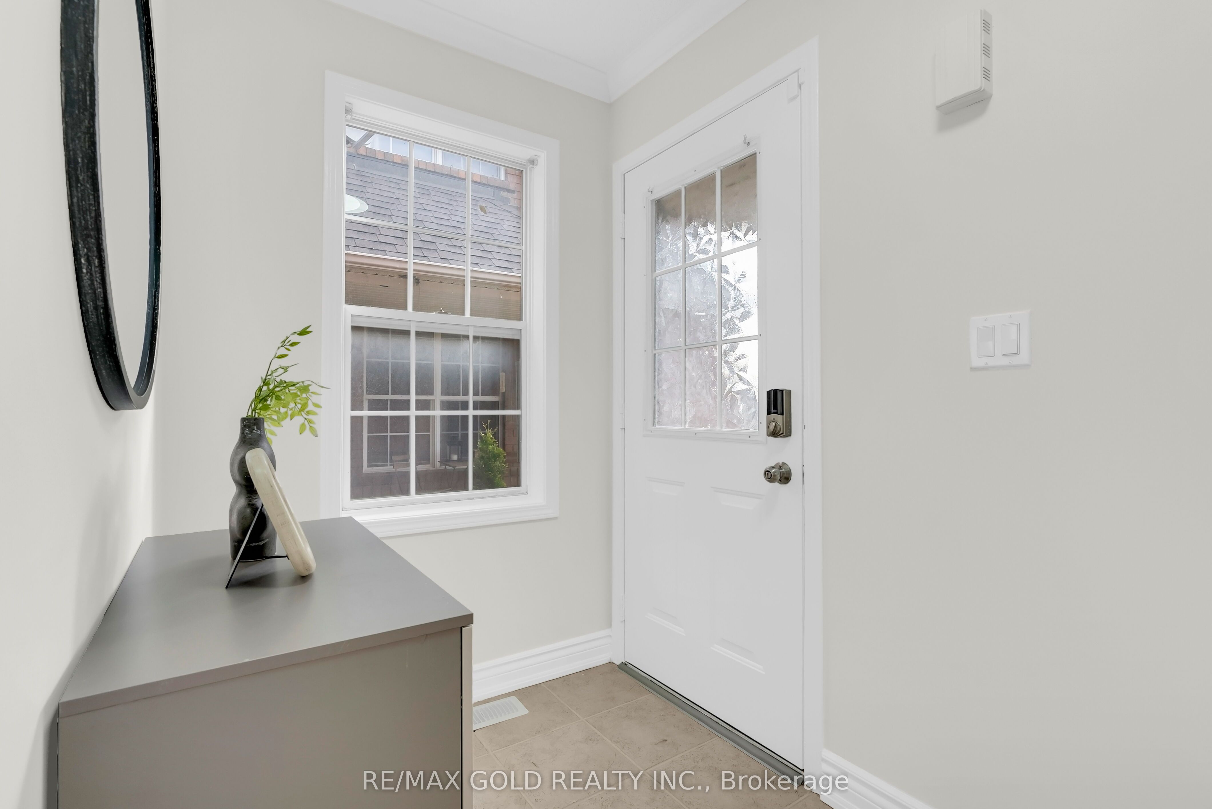 1645 Gowling Terrace