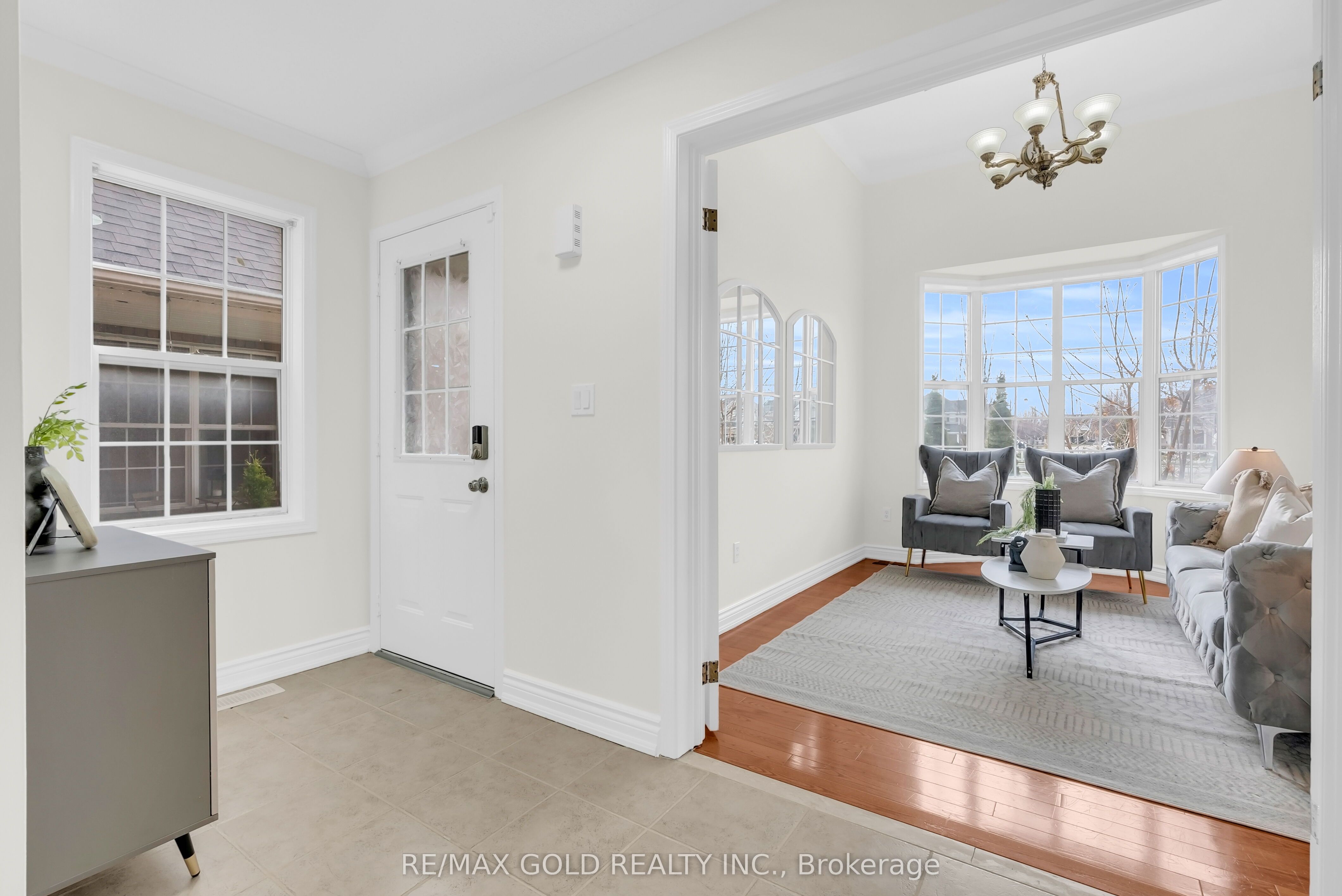 1645 Gowling Terrace