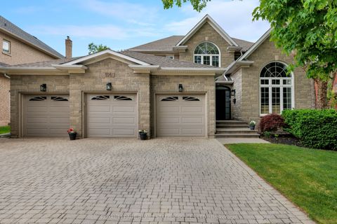 1061 Summit Ridge Drive Oakville ON L6M 3K9