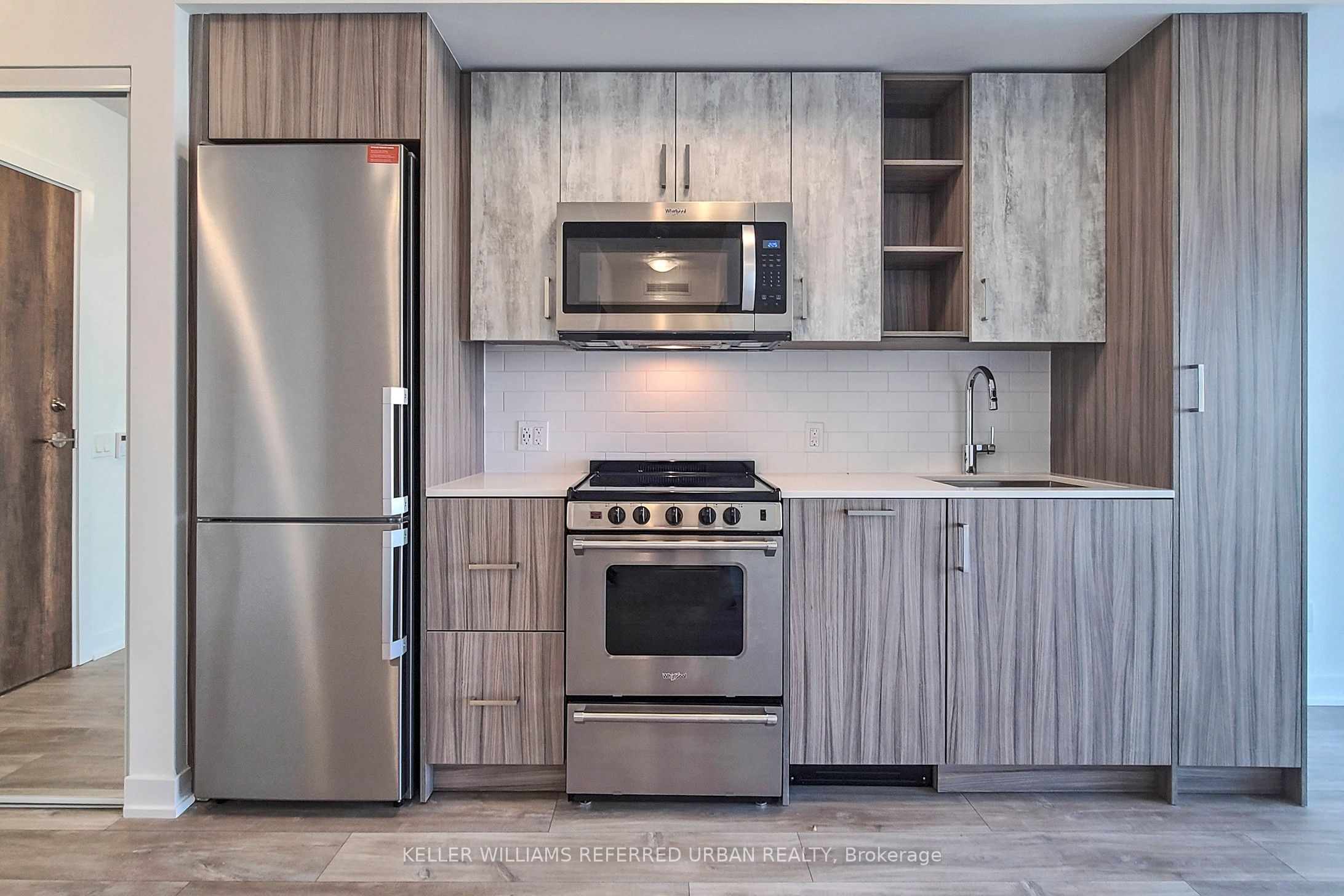 251 Manitoba Street 711