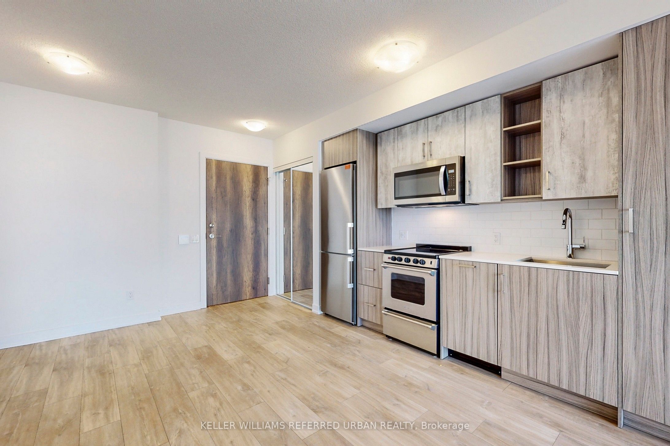 251 Manitoba Street 711