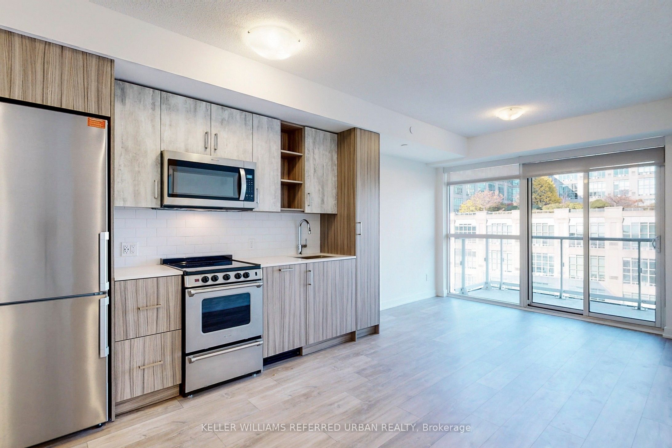 251 Manitoba Street 711