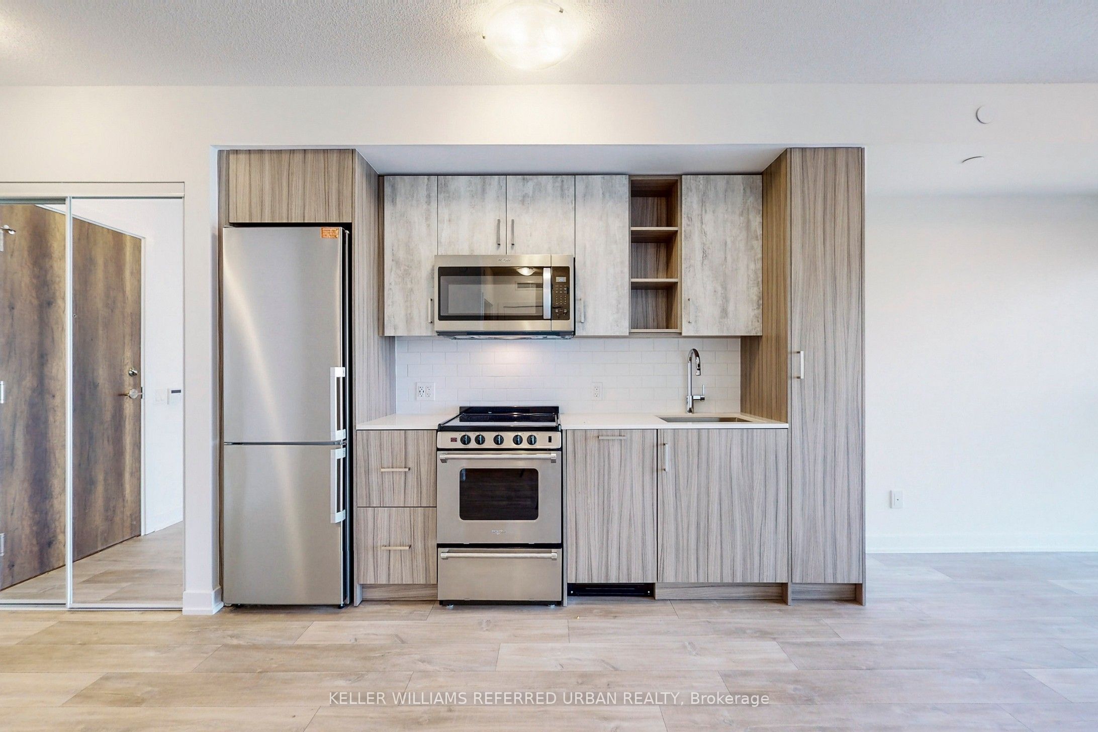 251 Manitoba Street 711