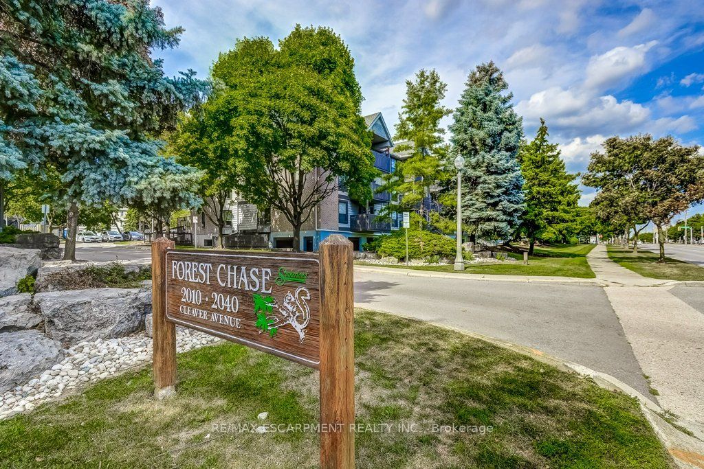 Photo of 2020 Cleaver Avenue #107, Burlington, ON L7M 4C2 (MLS # W12397694)