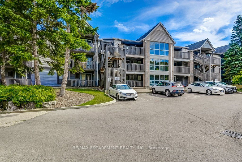 Photo of 2020 Cleaver Avenue #107, Burlington, ON L7M 4C2 (MLS # W12397694)