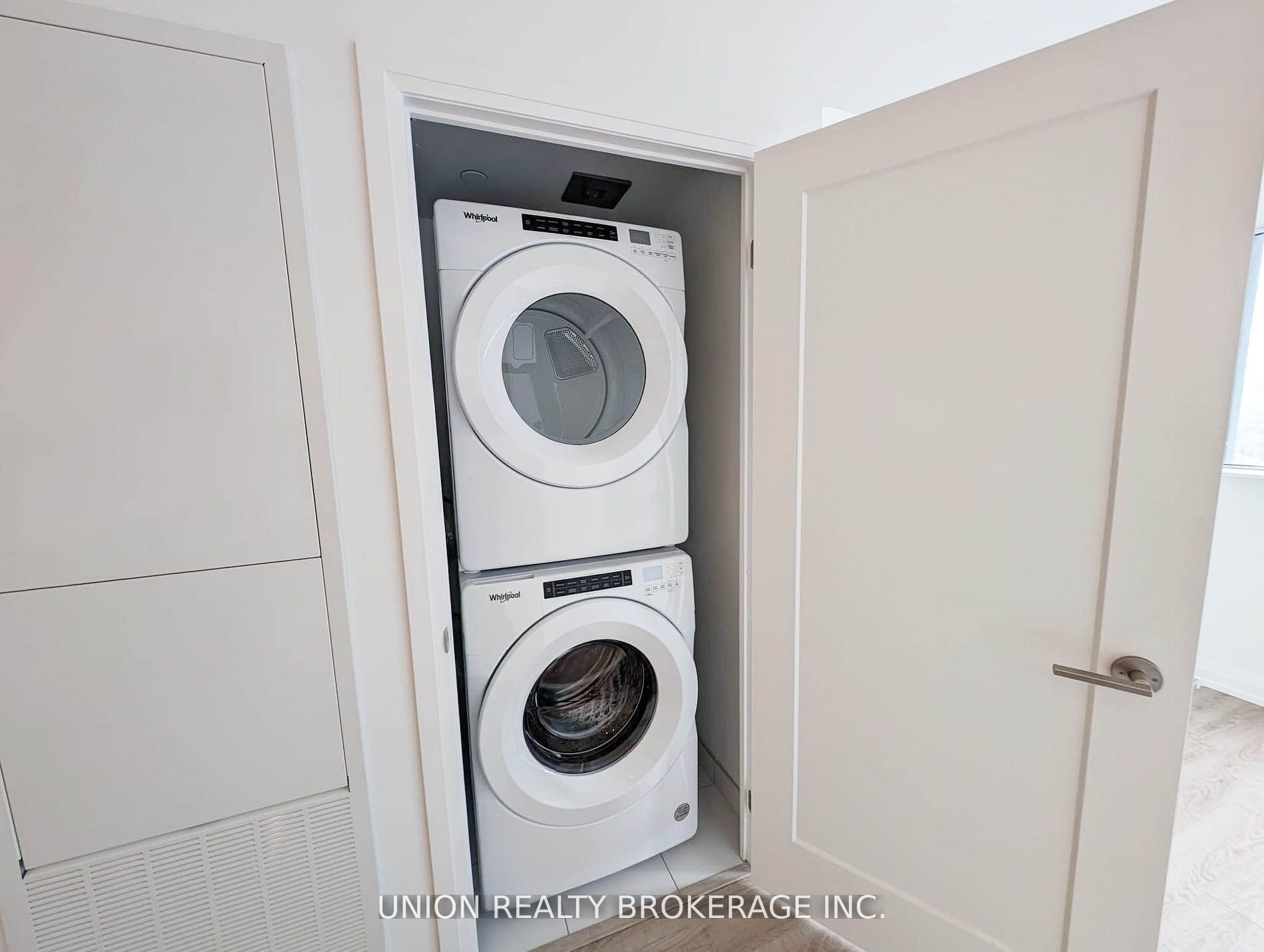 286 Main Street 2609