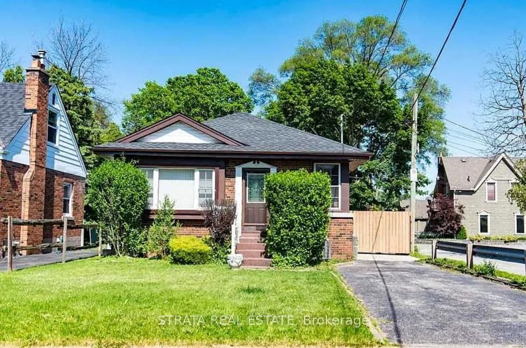 Photo of 16 Kingsmount Street, Hamilton, ON L8S 3L3 (MLS # X12457513)
