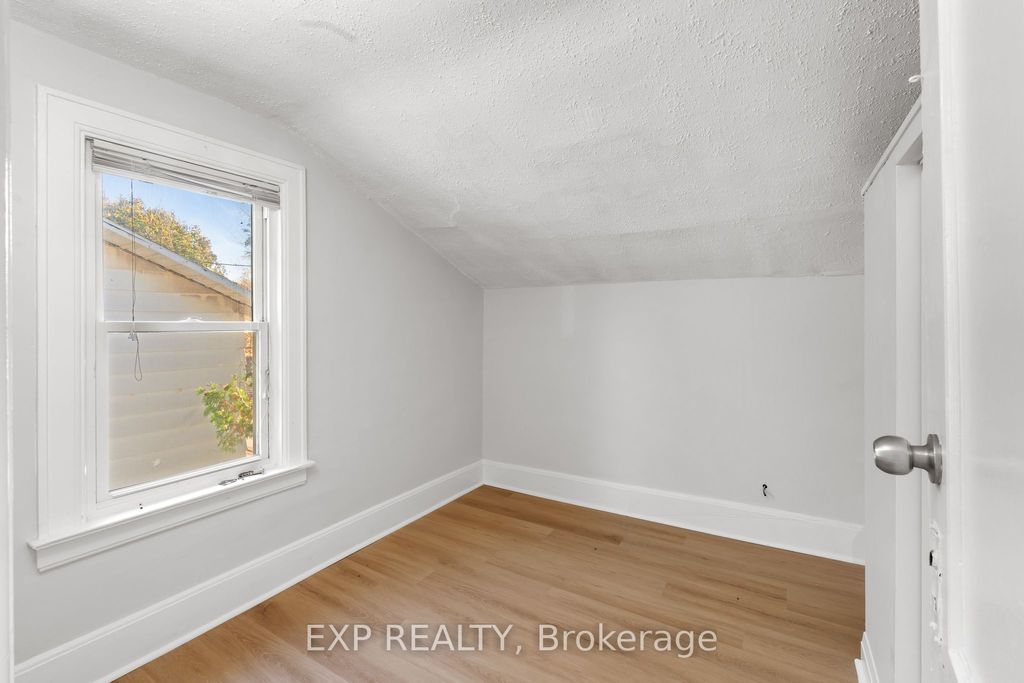 Photo of 467 Grove Avenue, Windsor, ON N9A 6G3 (MLS # X12755146)