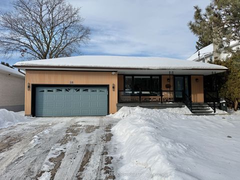 Photo of 38 Allview Crescent, Toronto, ON M2J 2R3 (MLS # C12783536)