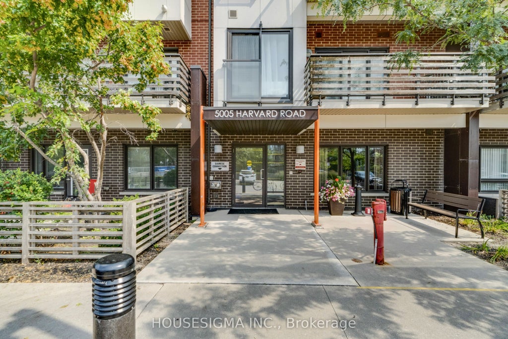 Photo of 5005 Harvard Road #401, Mississauga, ON L5M 0W5 (MLS # W13937038)