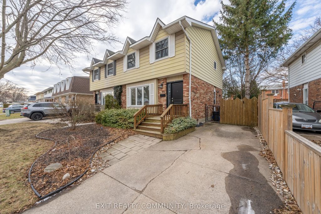 Photo of 651 Roger Street, Sarnia, ON N7S 4A5 (MLS # X12697712)