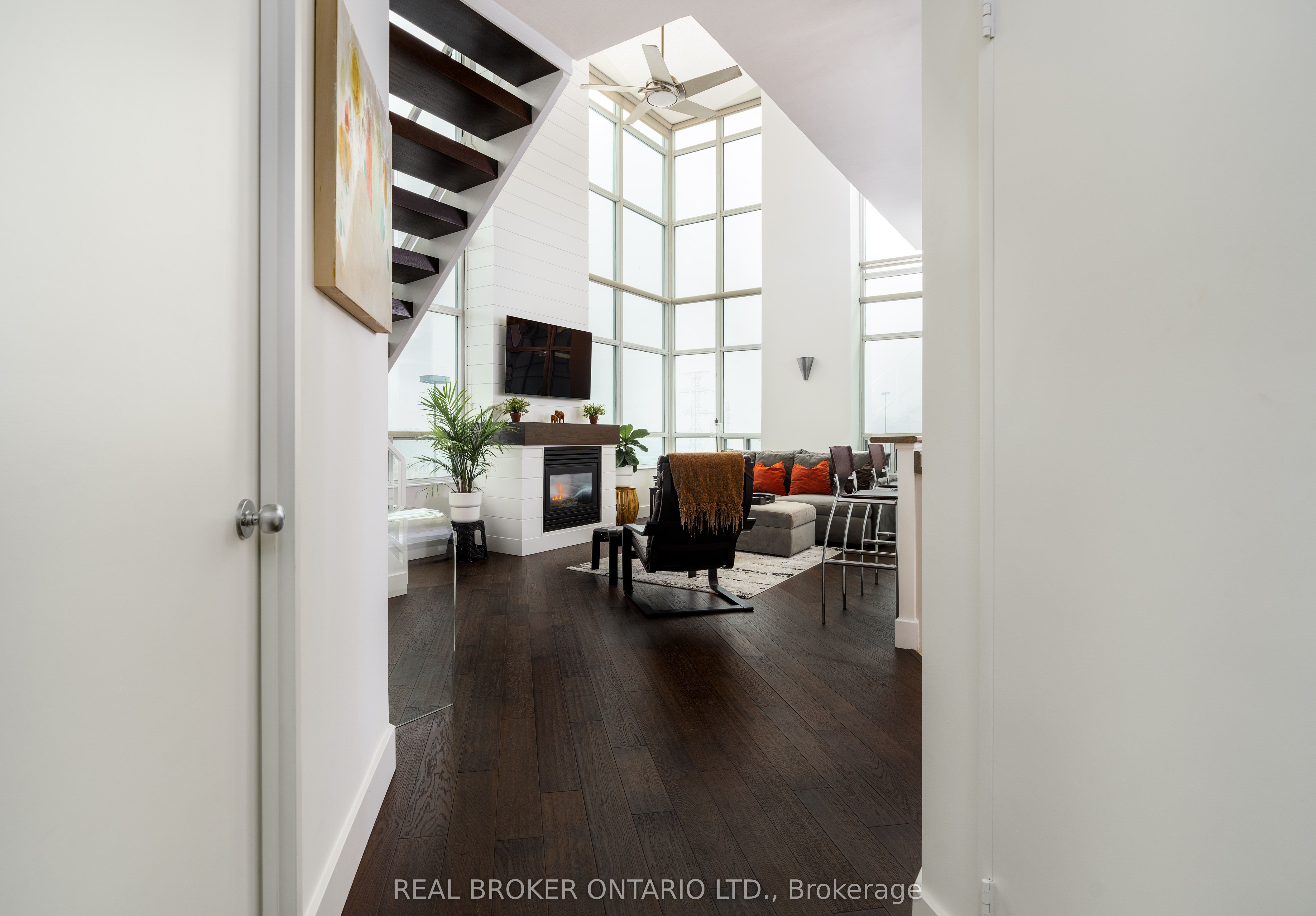 200 Manitoba Street 635