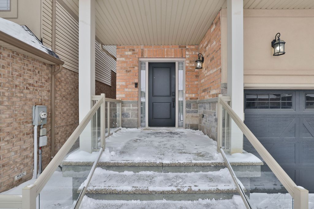 Photo of 15 Cutts Crescent, Hamilton, ON L0R 1C0 (MLS # X12736906)