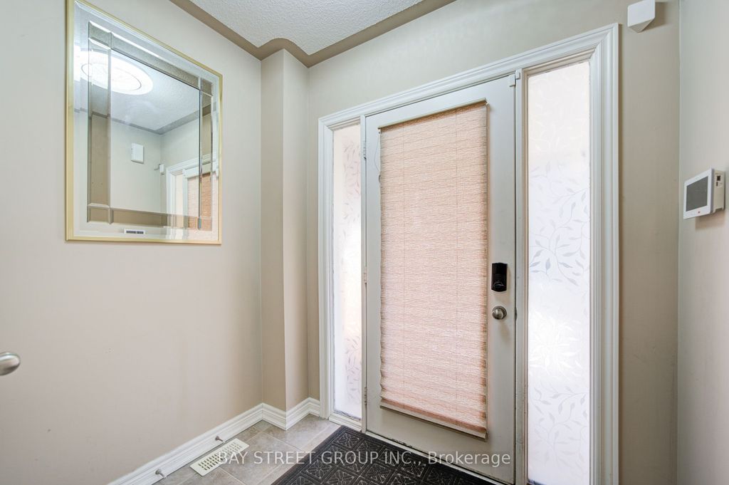 Photo of 22 Latitude Lane, Whitchurch-Stouffville, ON L4A 0T1 (MLS # N13106434)