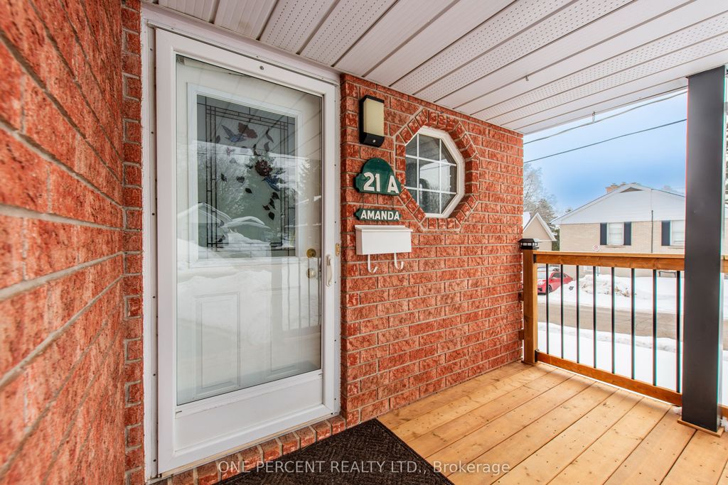 Photo of 21A Amanda Street, Orangeville, ON L9W 2J9 (MLS # W12808328)
