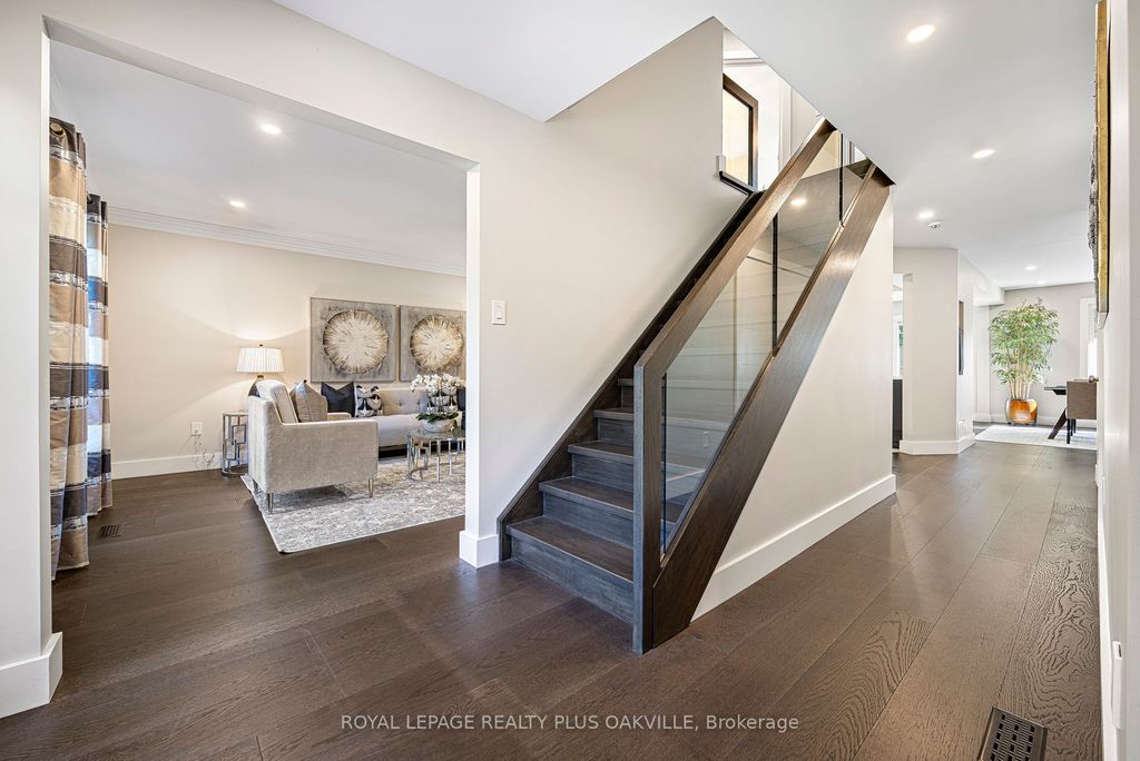 Photo of 679 Greenravine Drive, Hamilton, ON L9G 4C7 (MLS # X12912886)