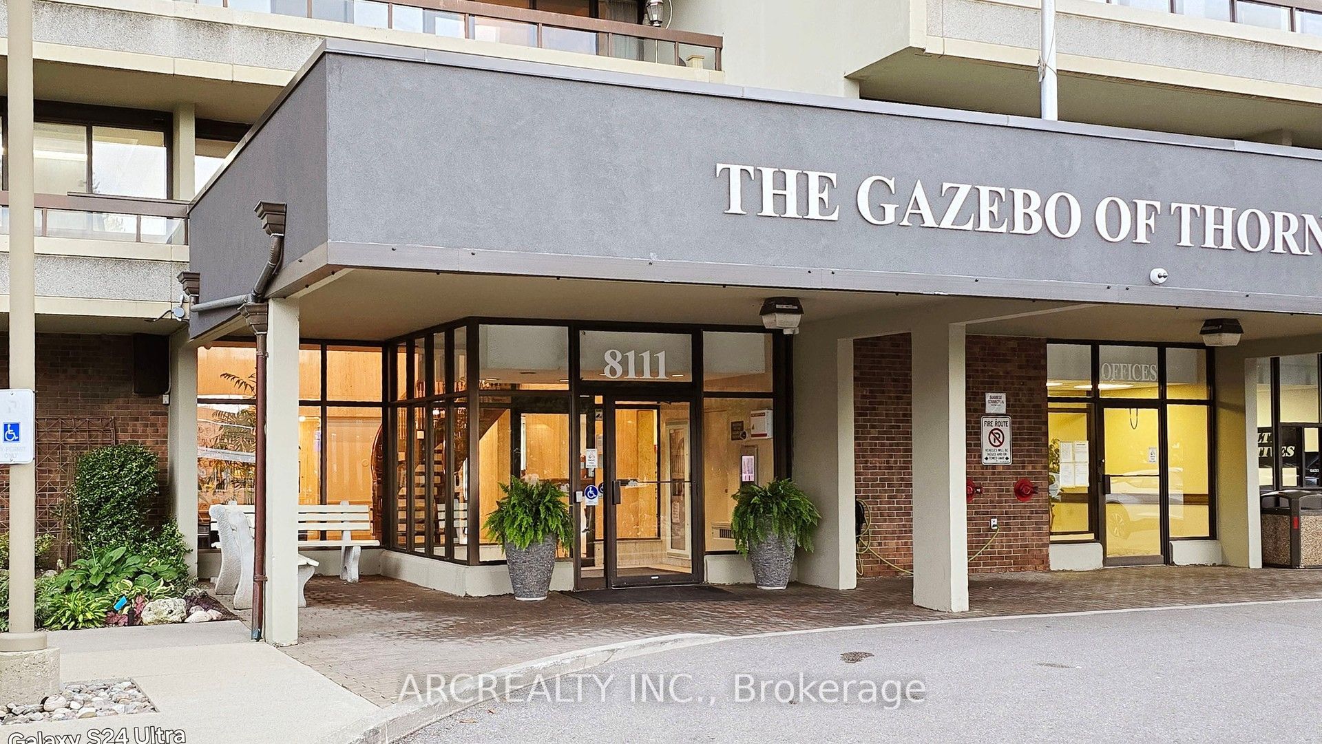 8111 Yonge Street 1403