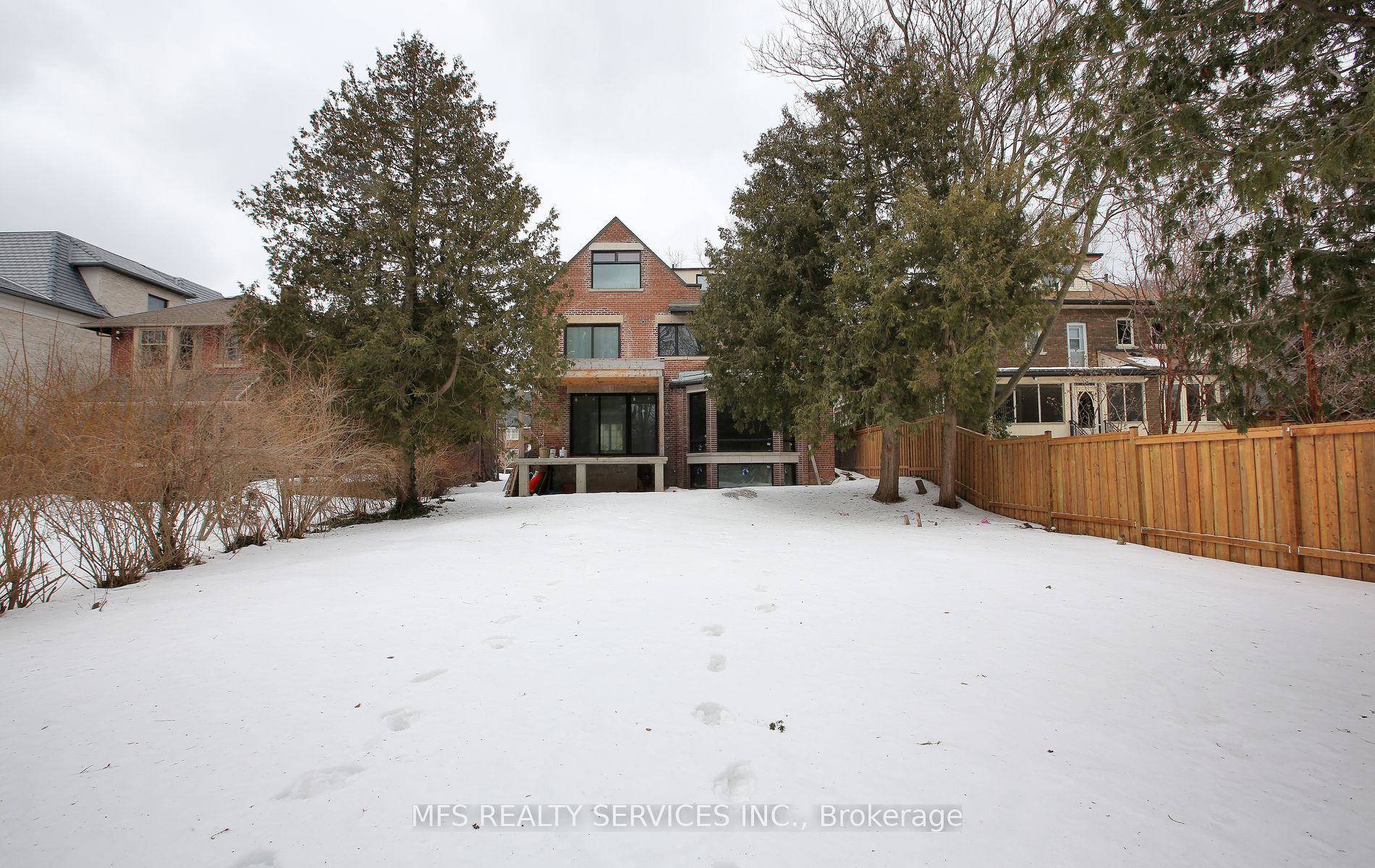 203 GLENCAIRN Avenue