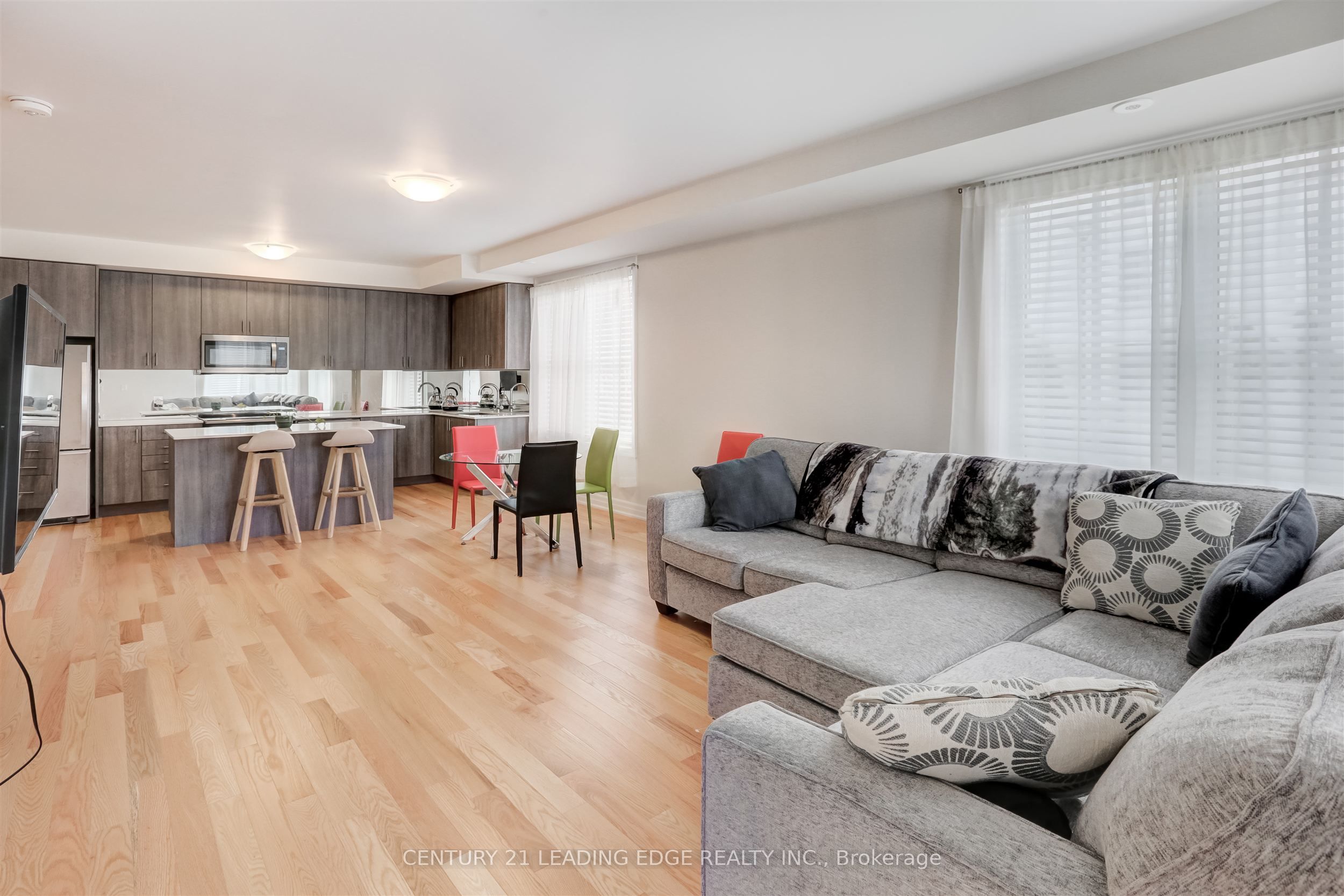 1180 Cawthra Road 106
