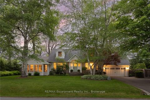 161 Dianne Avenue Oakville ON L6J 4G8