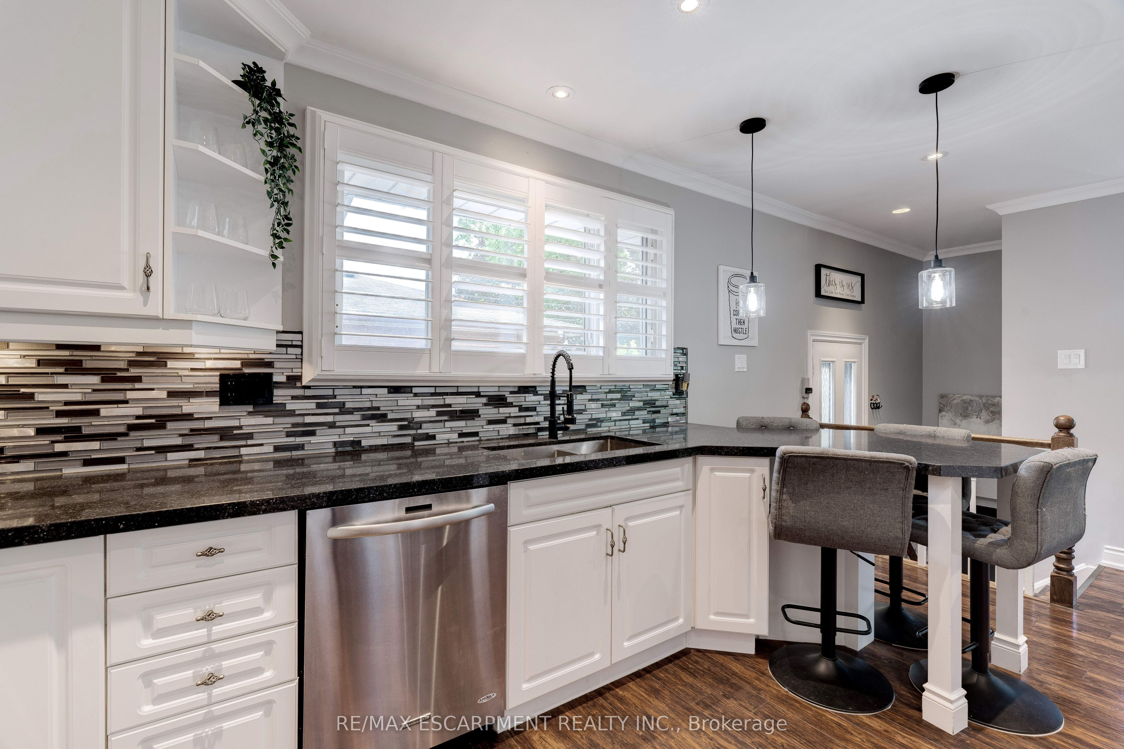 1318 Rosemary Crescent