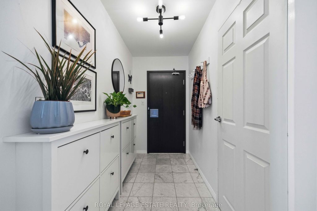 Photo of 25 The Esplanade N/A #2118, Toronto, ON M5E 1W5 (MLS # C13007158)