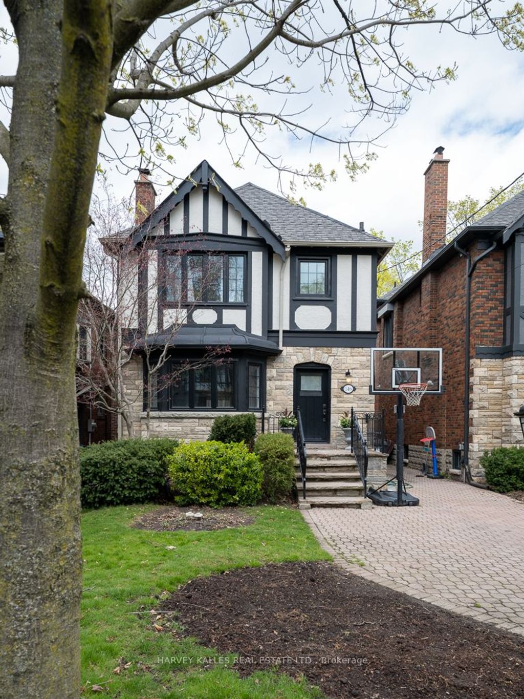 Photo of 516 St Clements Avenue, Toronto, ON M5N 1M4 (MLS # C12395573)