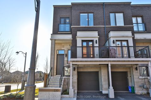 220 VELLWOOD Common Oakville ON L6L 0E8