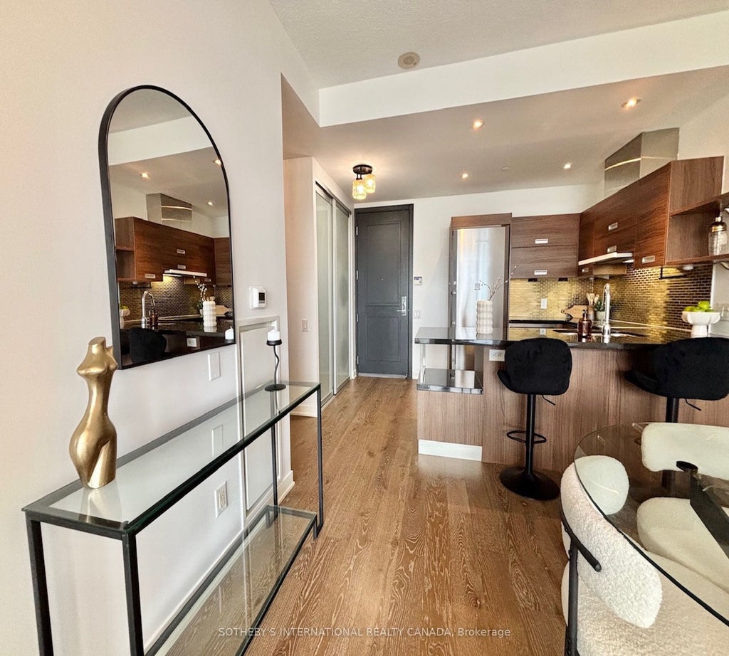Photo of 90 Park Lawn Road #809, Toronto, ON M8Y 3H8 (MLS # W13230056)
