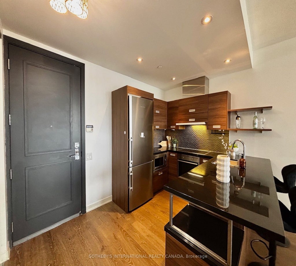 Photo of 90 Park Lawn Road #809, Toronto, ON M8Y 3H8 (MLS # W13230056)